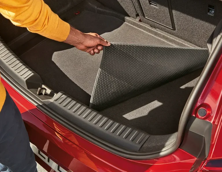 seat-leon-reversible-boot-mat-durable-waterproof